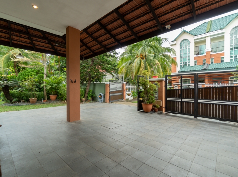 Selling Singapore