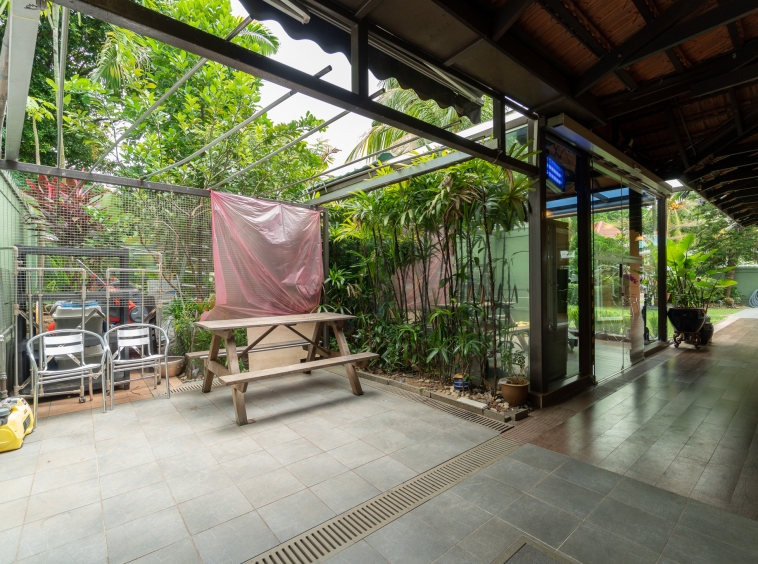 Selling Singapore