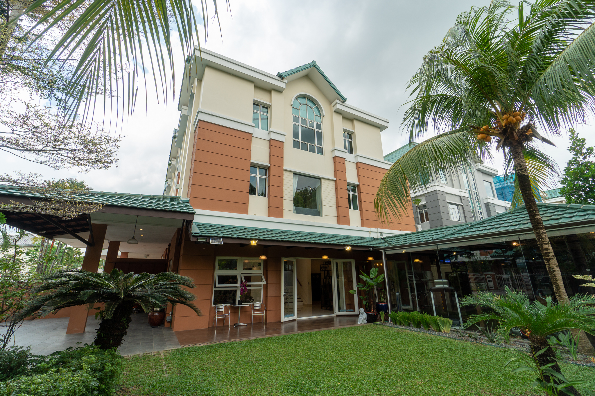 Selling Singapore