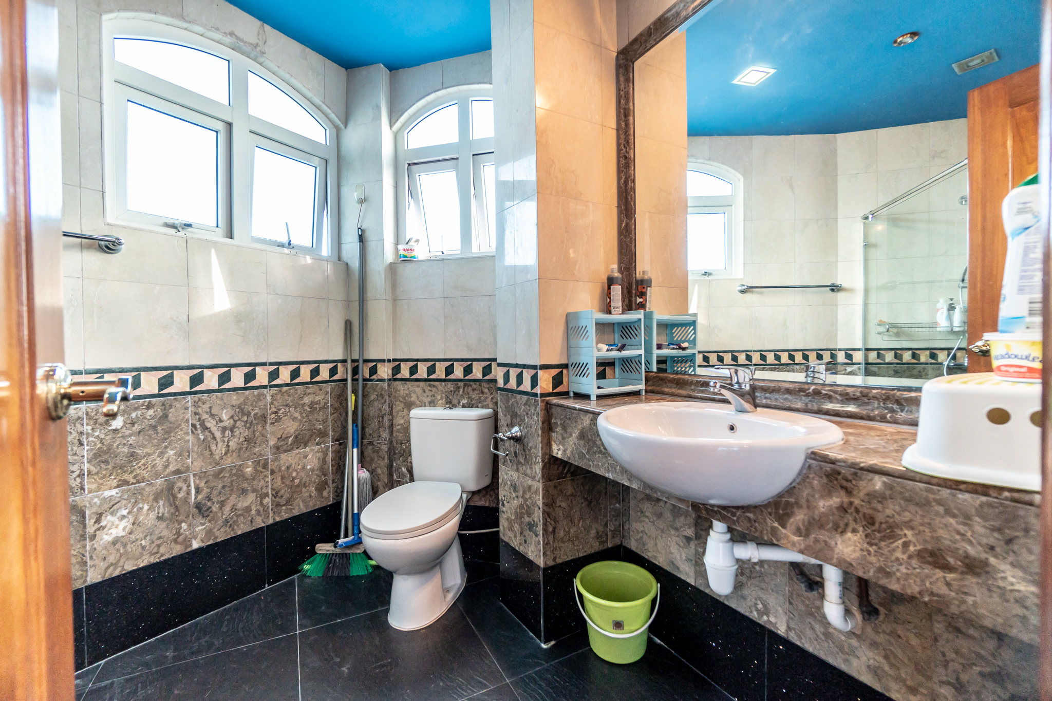 Jalan Senyum Selling Singapore