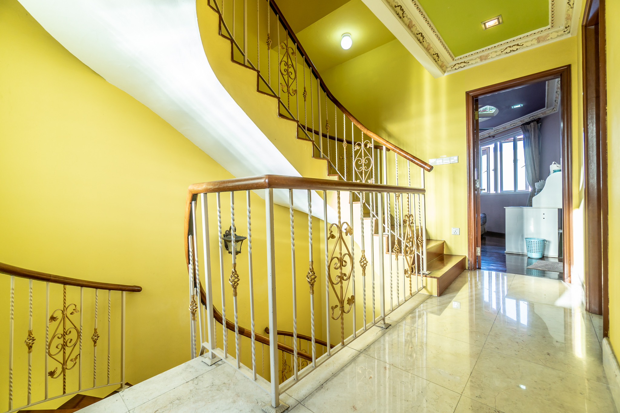 Jalan Senyum Selling Singapore