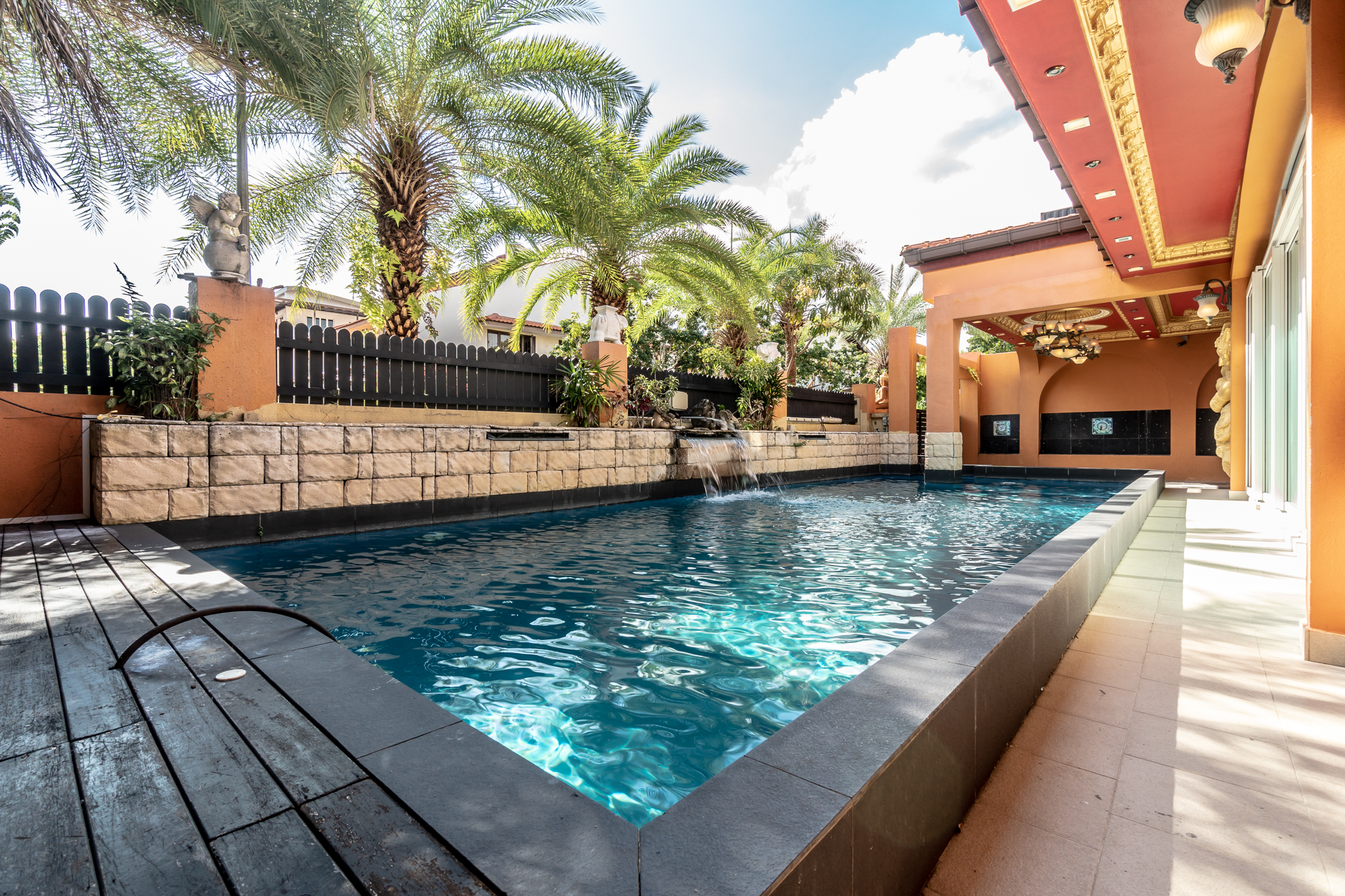 Jalan Senyum Selling Singapore