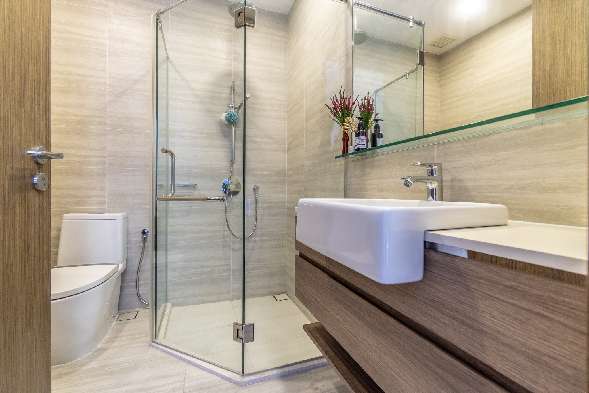 alana selling singapore