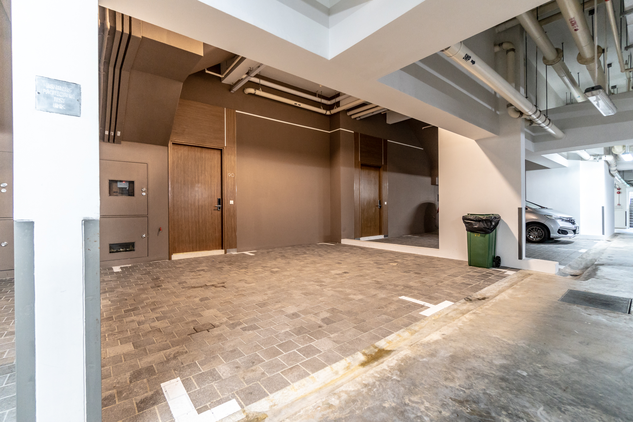 alana selling singapore