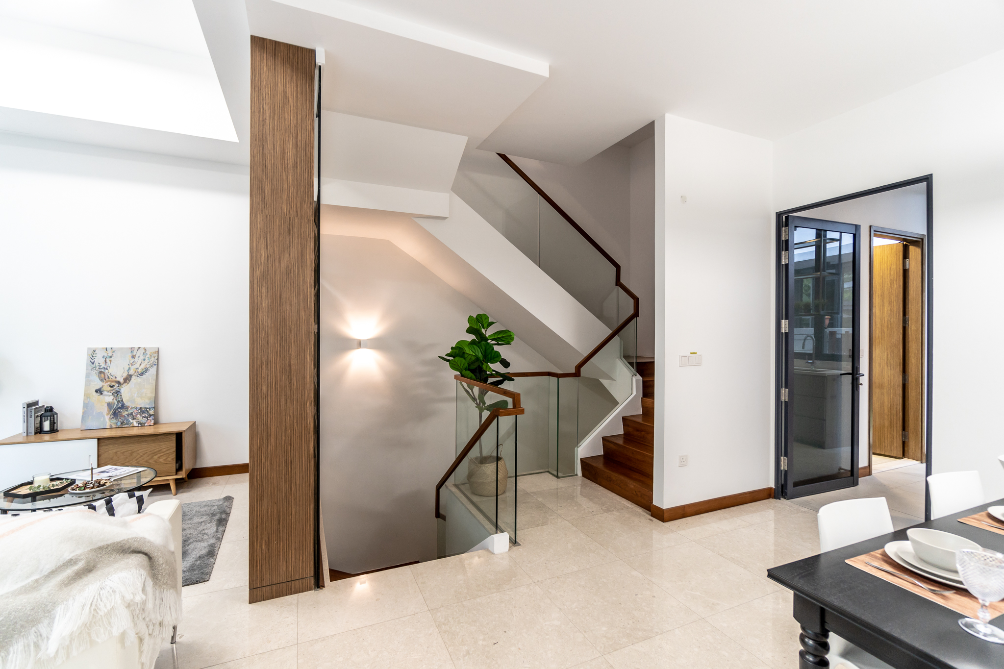 alana selling singapore