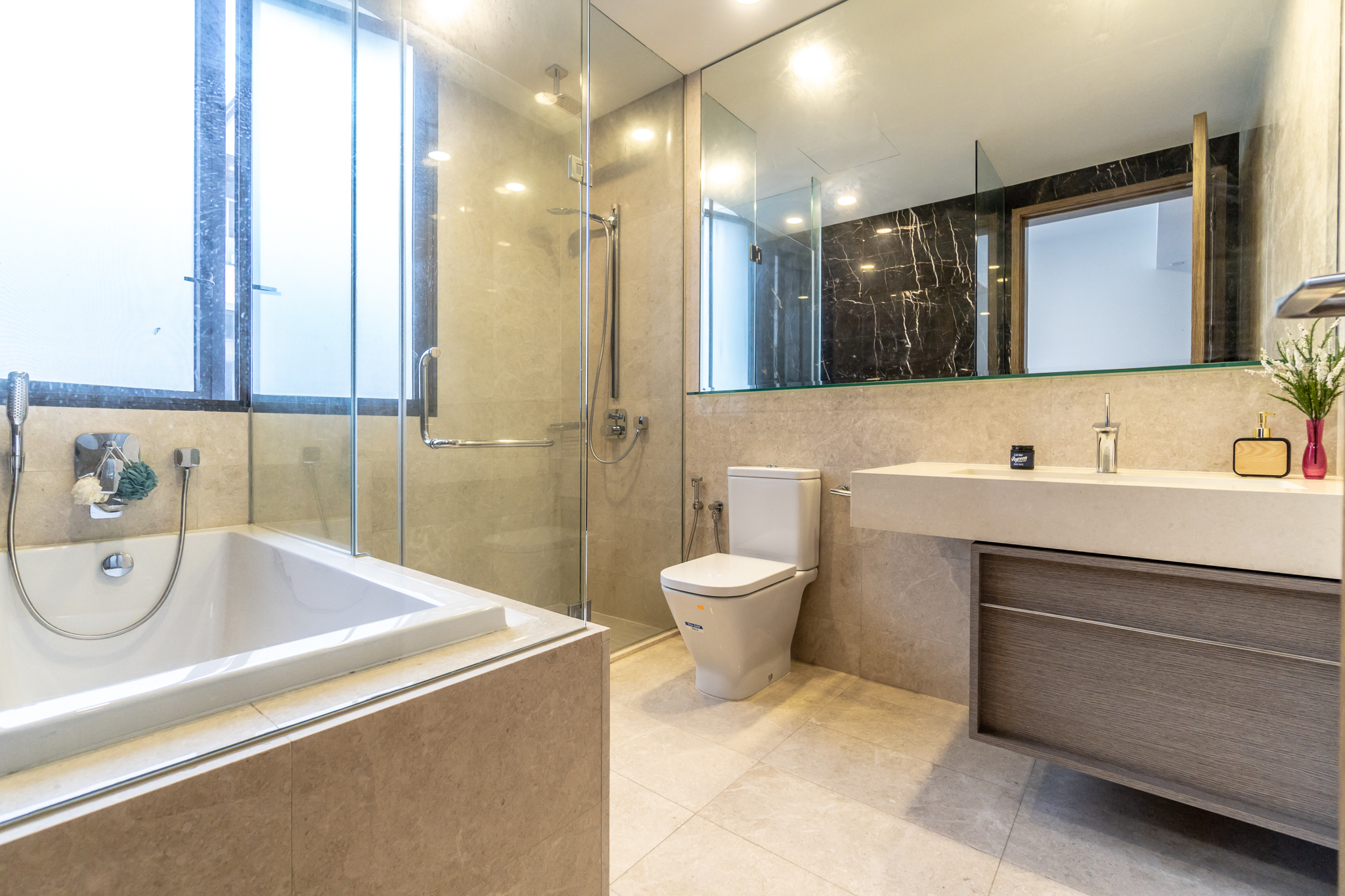 alana selling singapore