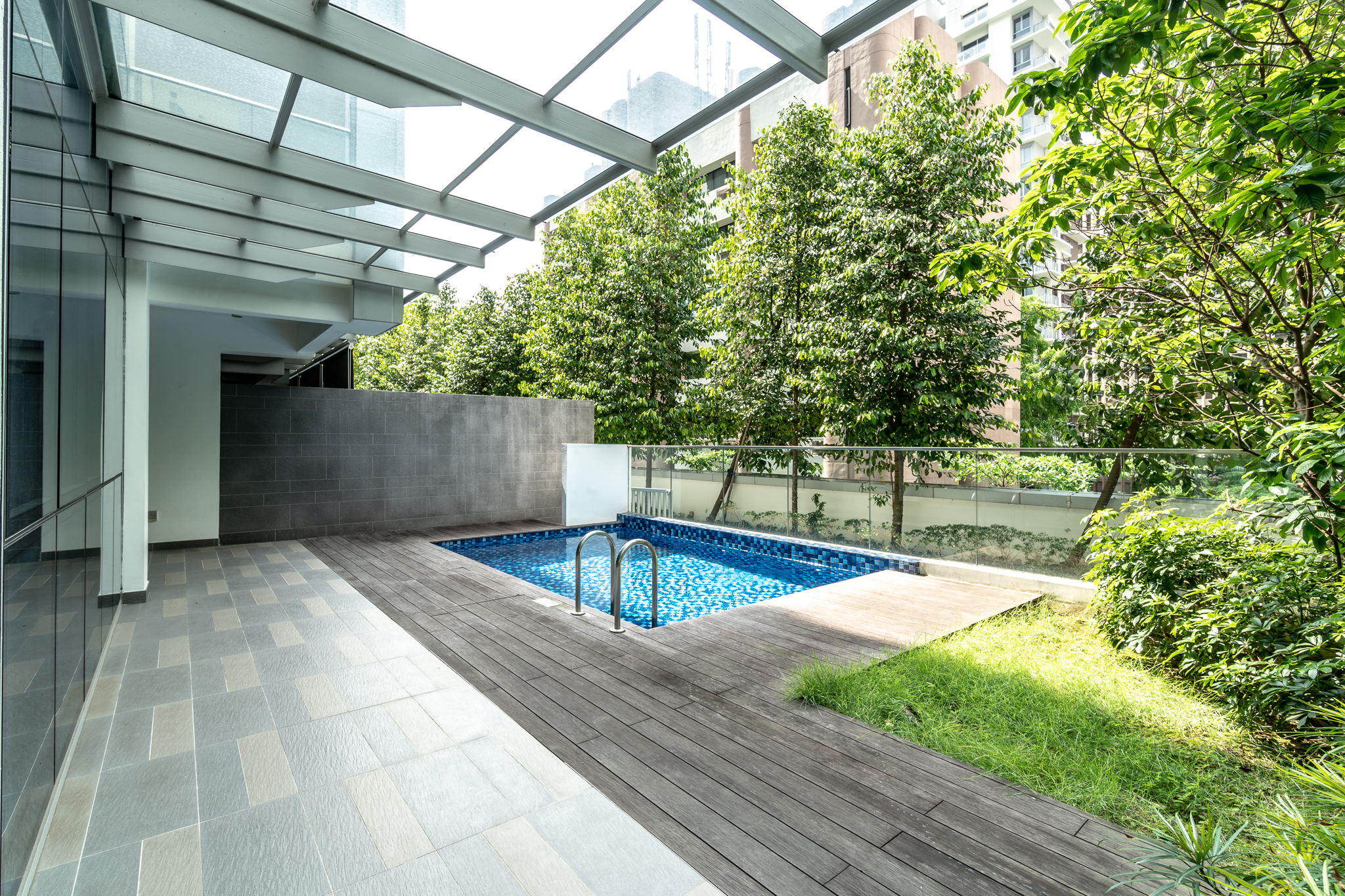 26 newton Selling Singapore