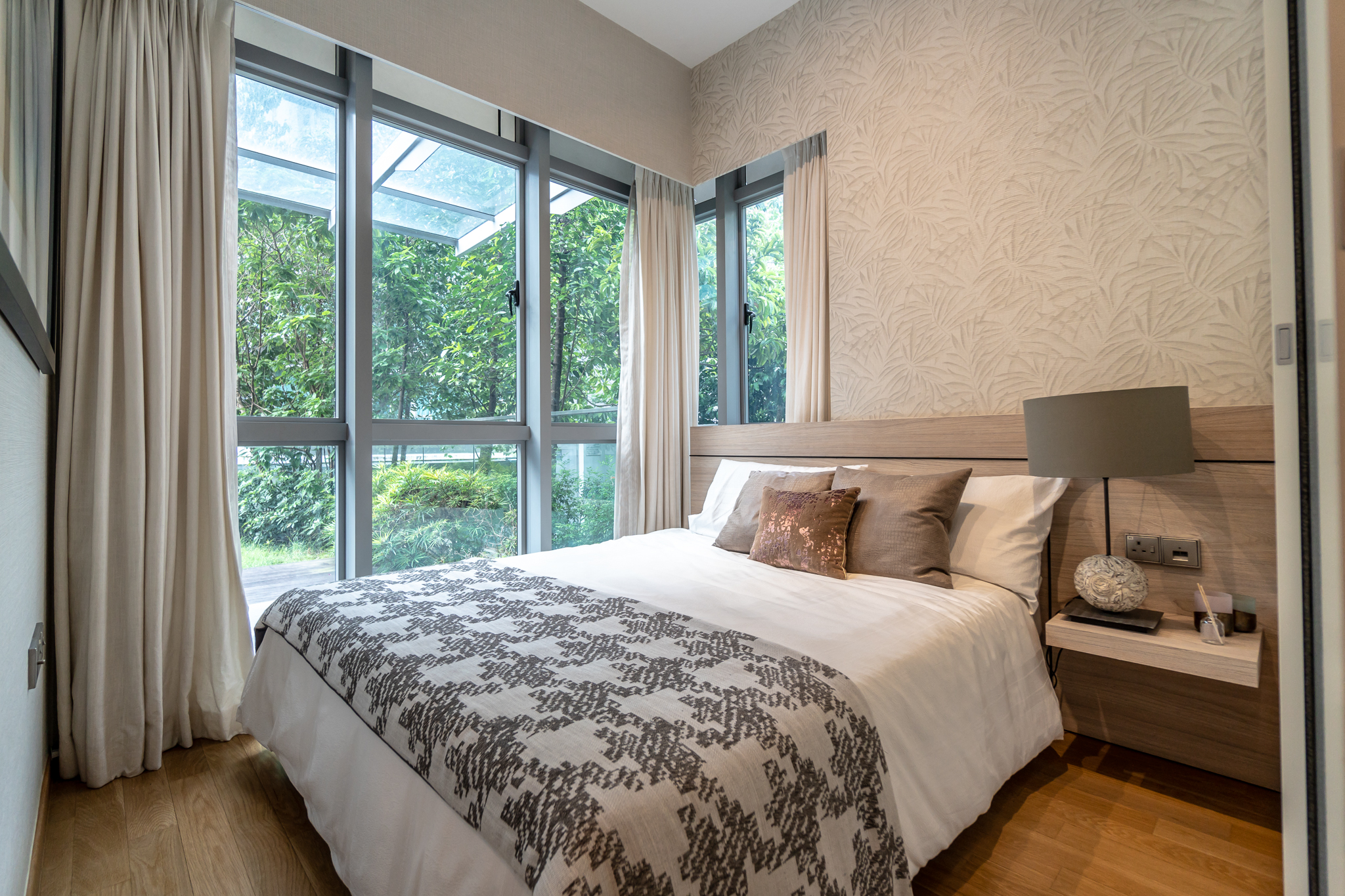 26 newton Selling Singapore