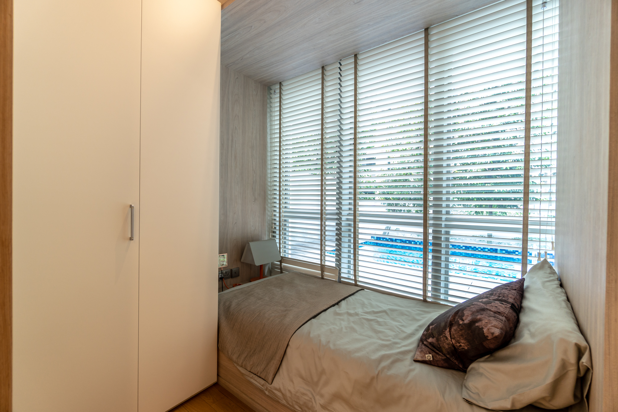 26 newton Selling Singapore