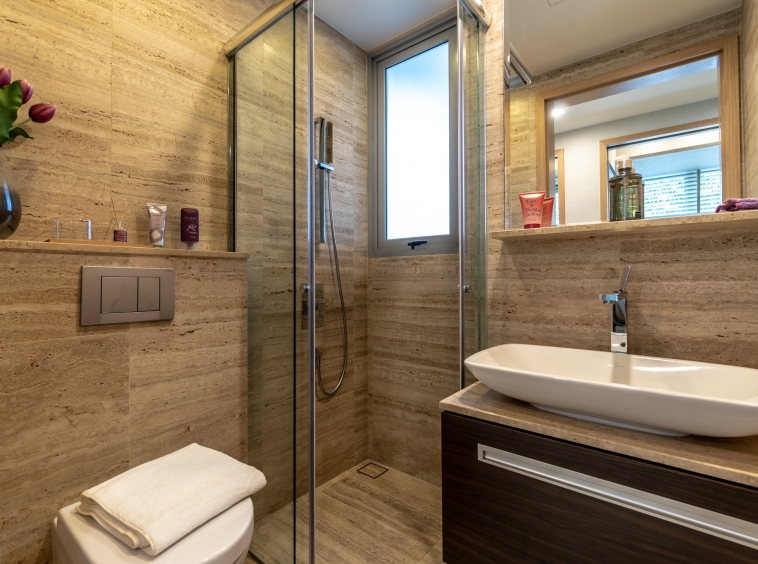 26 newton Selling Singapore