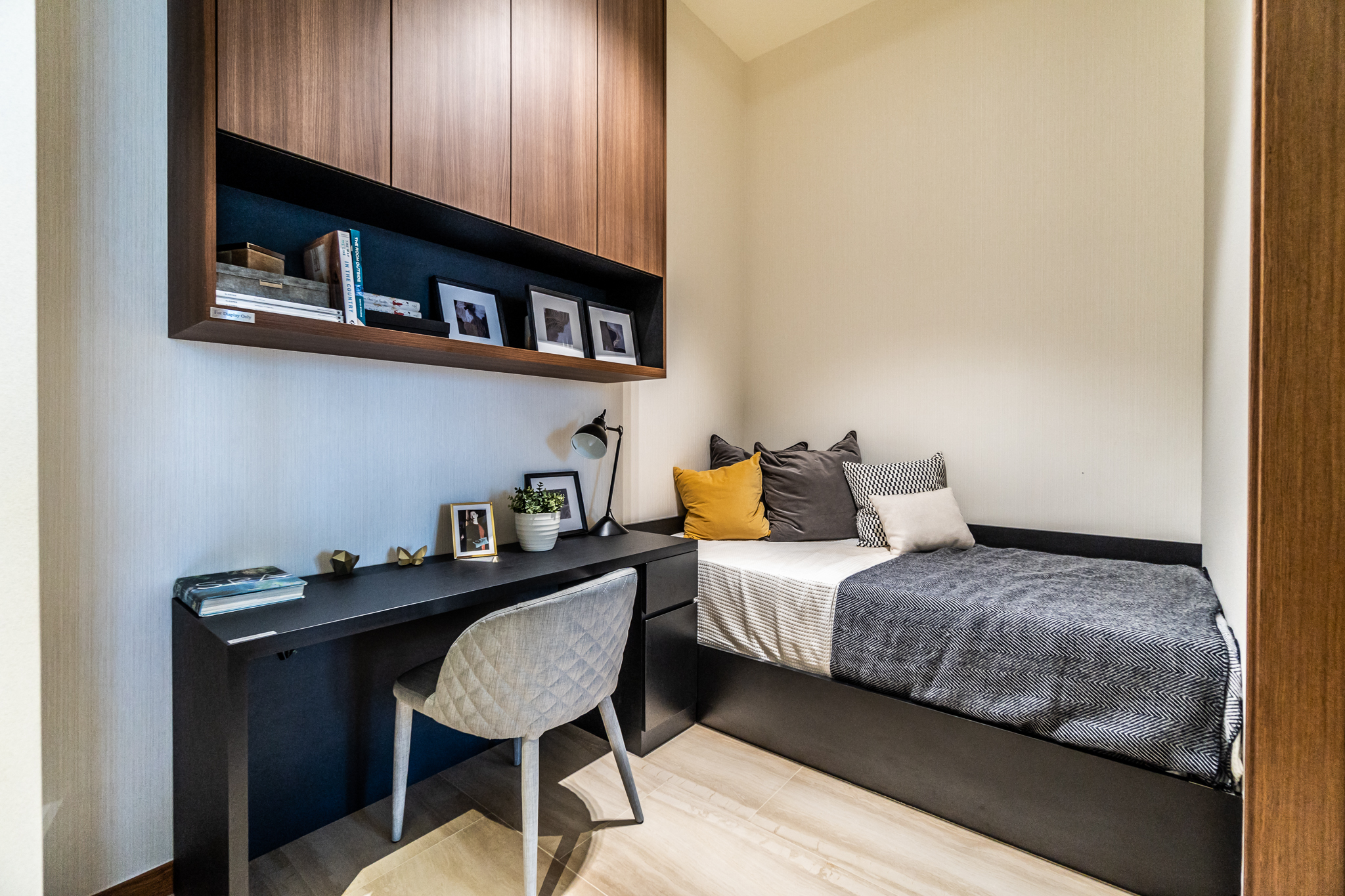 bijou 1 bed + study Selling Singapore