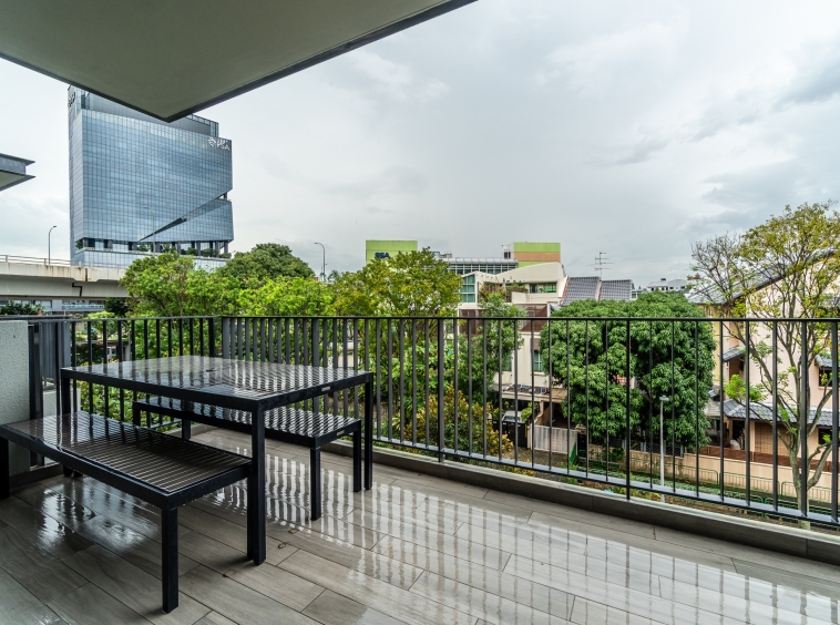 bijou 1 bed + study Selling Singapore
