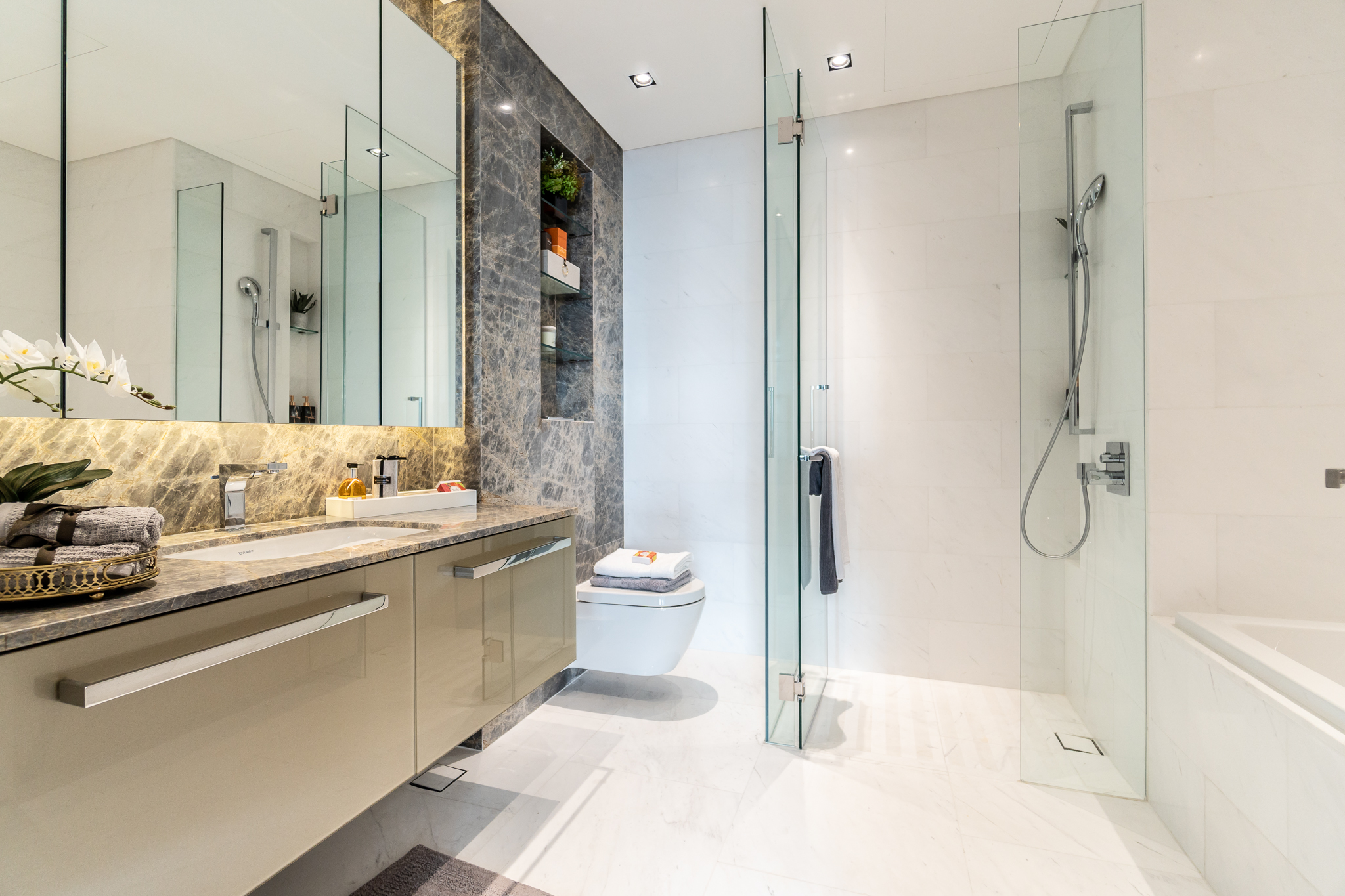 South Beach Residences 2 bedroom Selling SIngapore