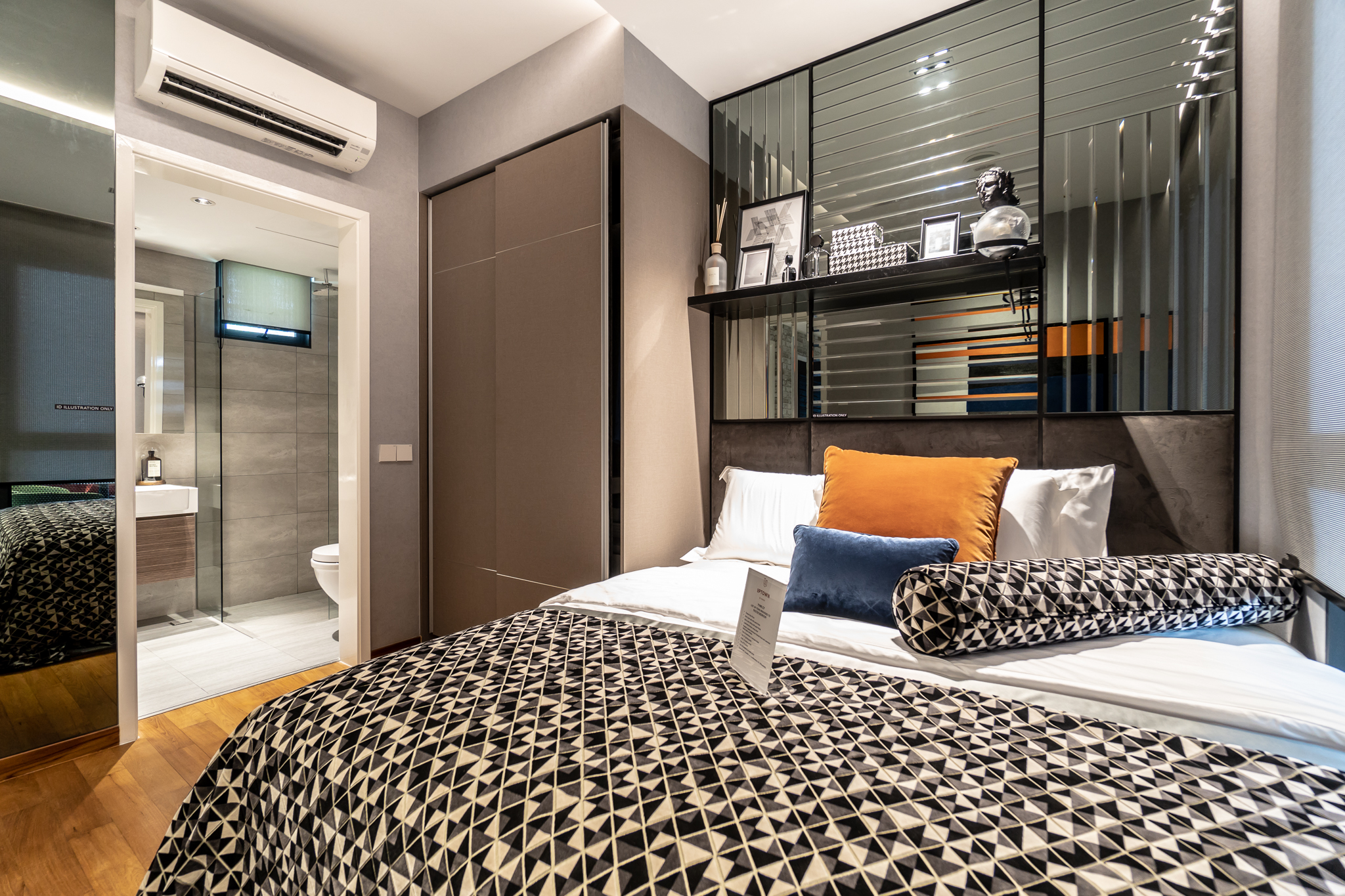 uptown @ farrer Selling Singapore